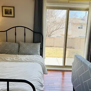 Lily Near Golf And Banff Costco Newly Renovated Queen Size Bed Single Bathroom Sofa Tv Guest house